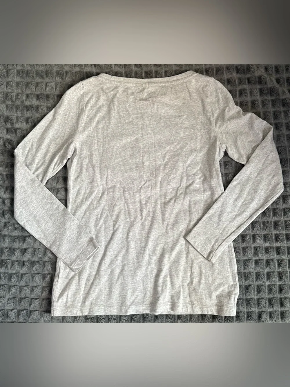 2/$20 Talbots S Gray Sequin Reindeer Snowflake Long Sleeve Shirt Tee Top (B8) - Picture 4 of 4